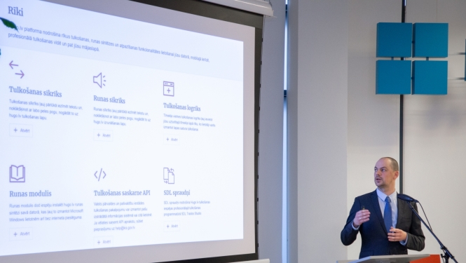 KISC direktora vietnieks Jānis Ziediņš uzstājas ar prezentāciju par valodas tehnoloģiju platformu Hugo.lv